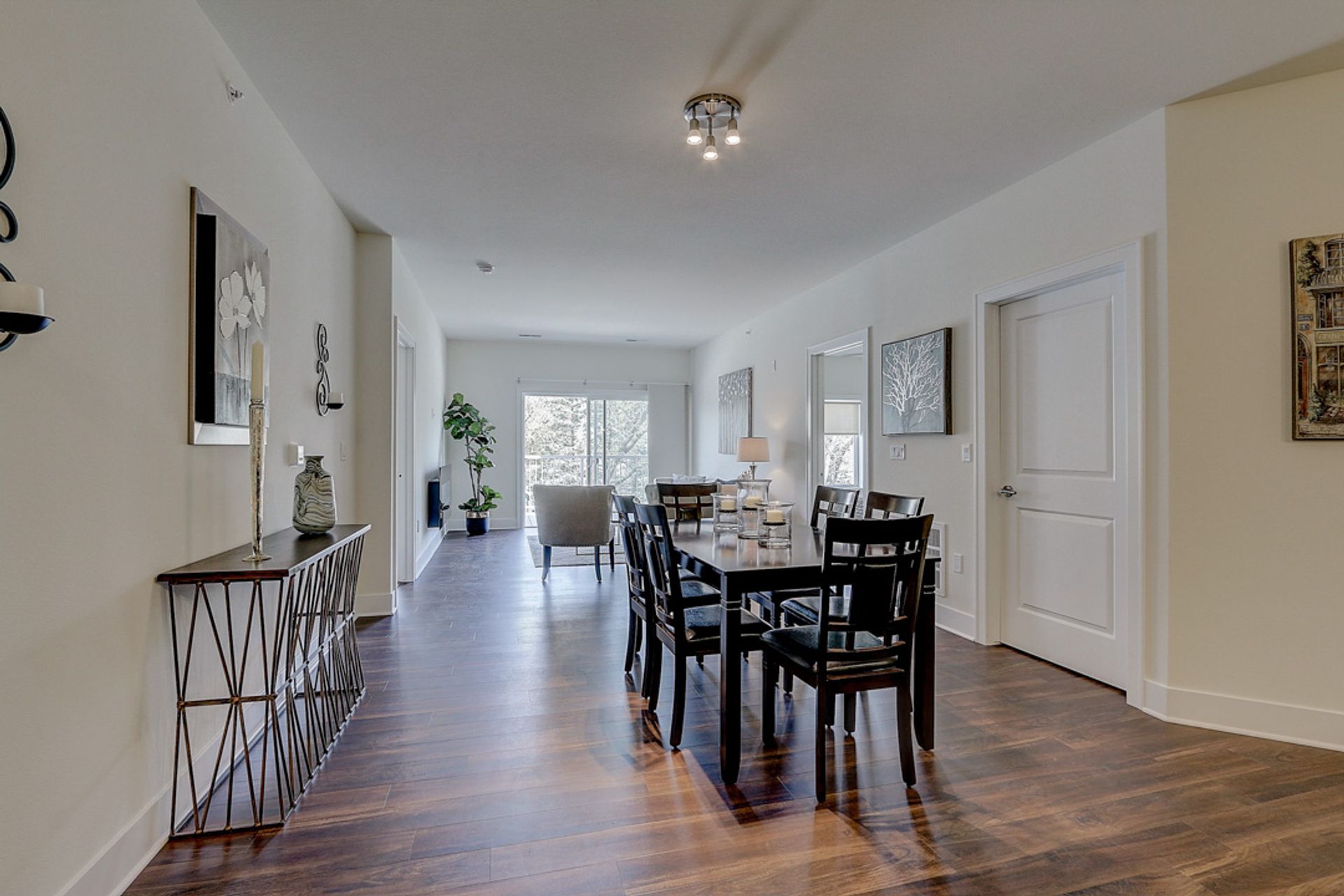 2 Bed/2.5 Bath Apartment 5 of 12