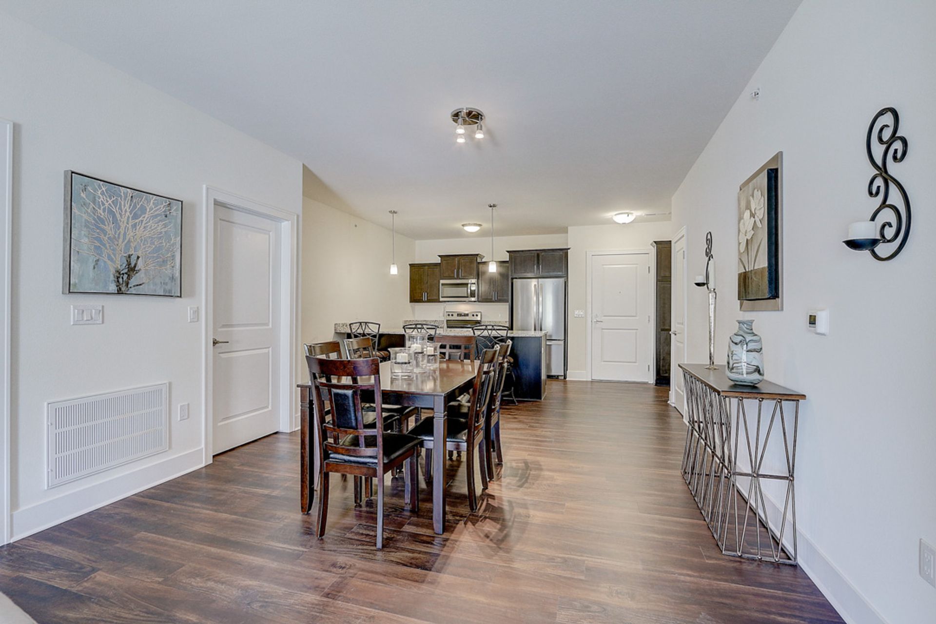 2 Bed/2.5 Bath Apartment 6 of 12