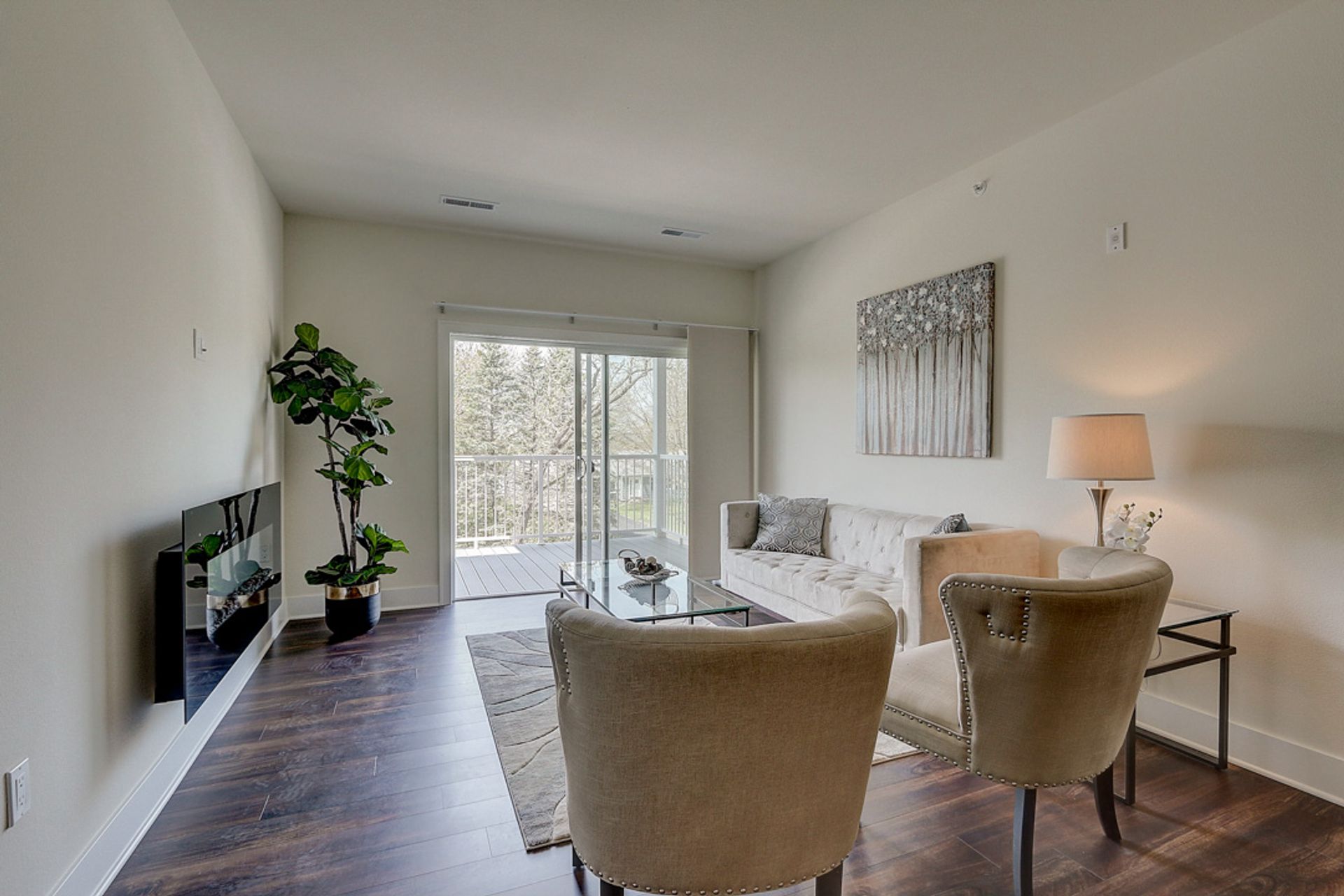 2 Bed/2.5 Bath Apartment 7 of 12