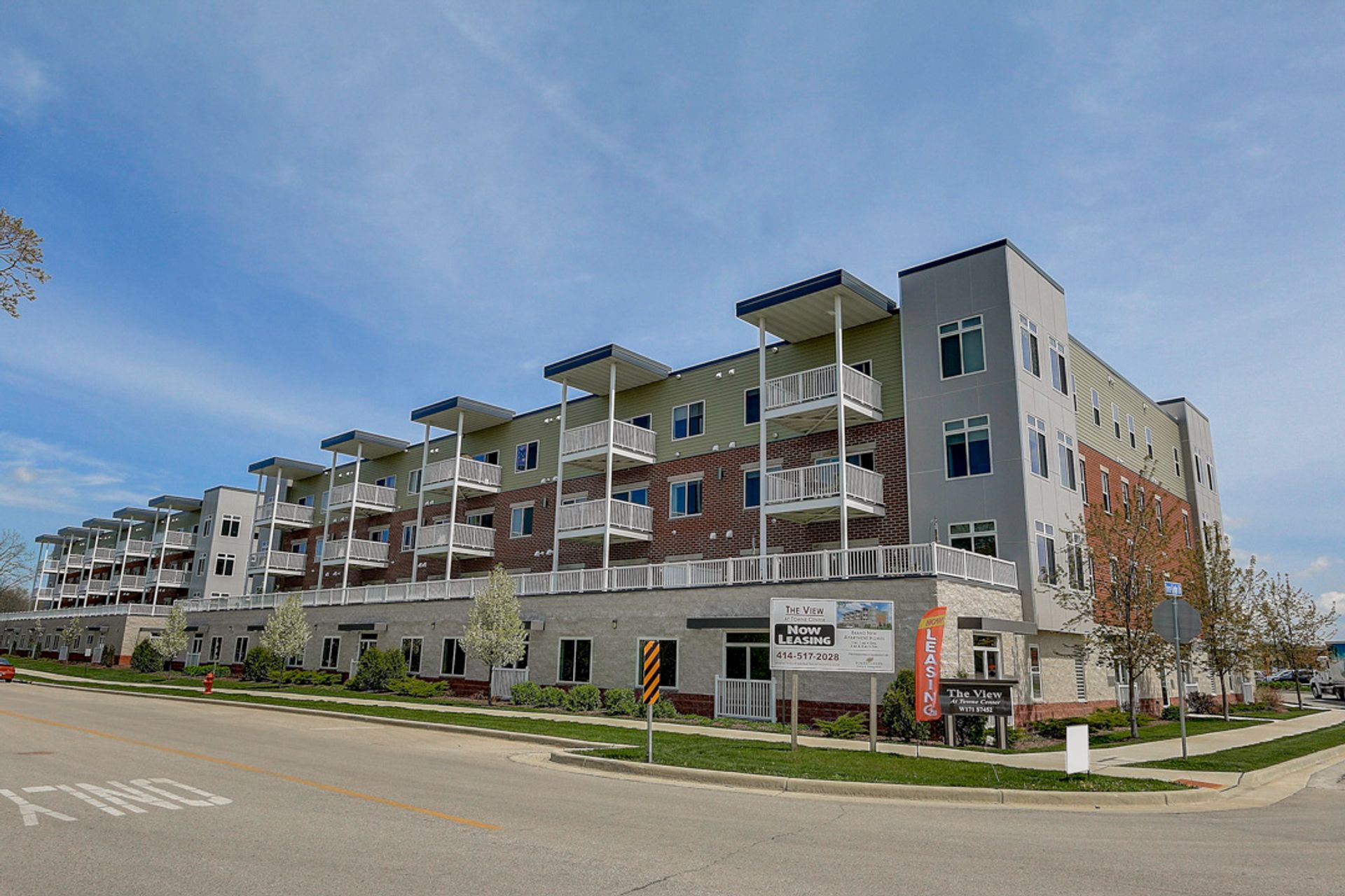 2 Bed/2.5 Bath Apartment 2 of 12