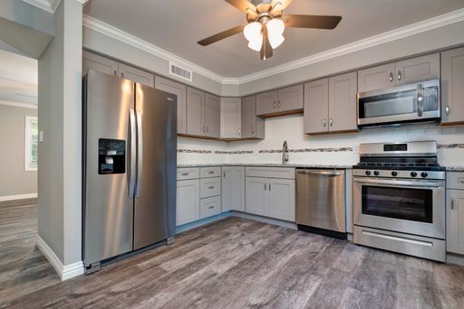 Newly Renovated 2 Bed, 1.5 Bath Townhome!