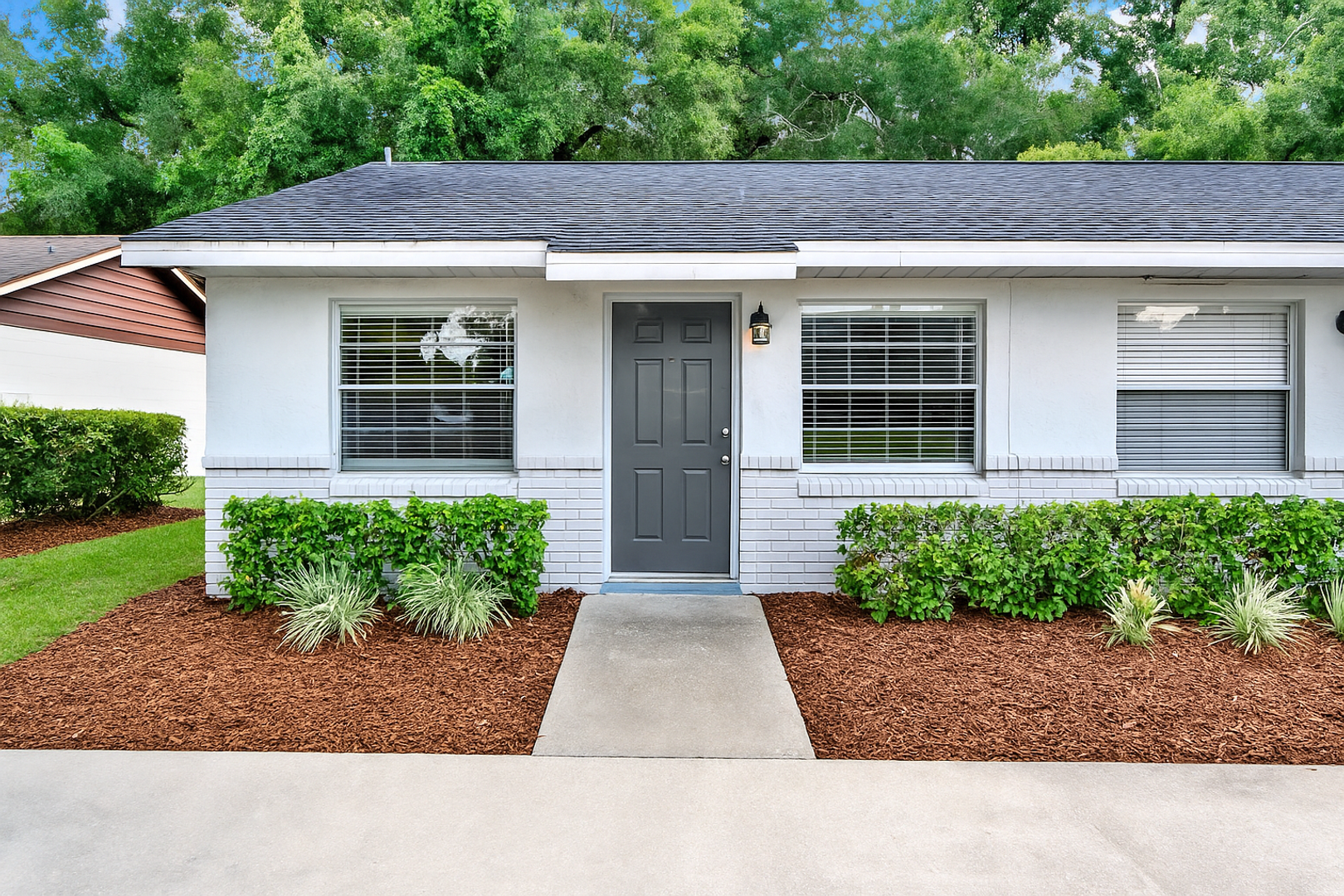 Orange City Apartment: 924 Smith St