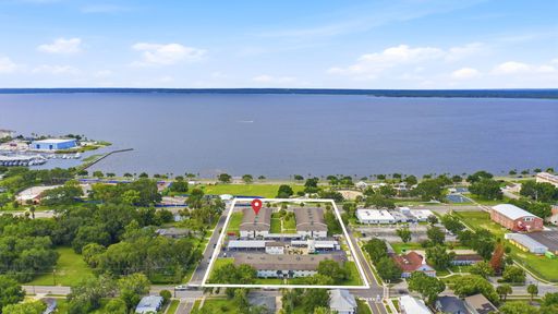 Renovated 2 Bedroom End Unit with Direct Lake Views & Modern Finishes | Ask About Our Move-In Specials! – photo 1