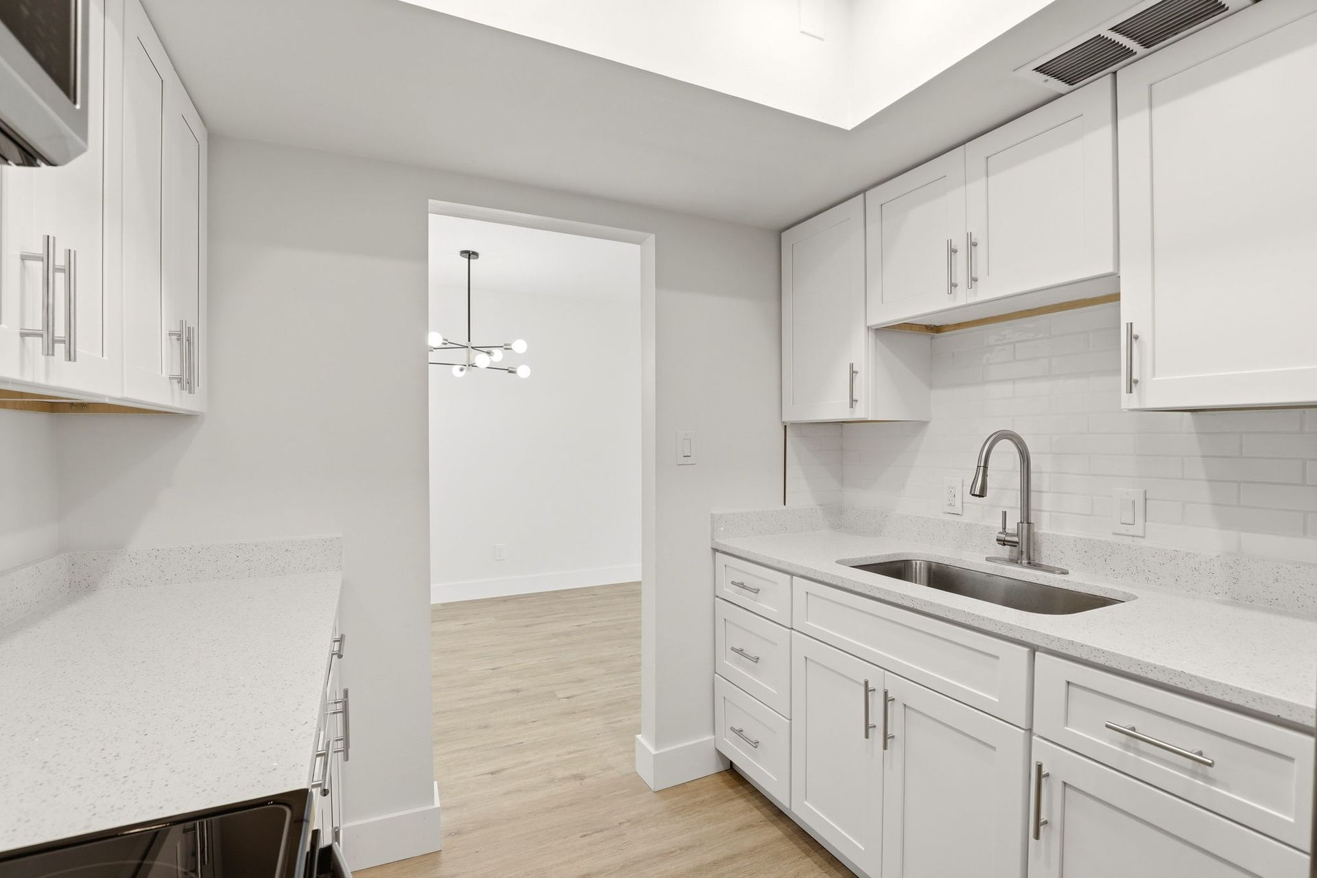 Sanford Apartment: 711 E 1st Street