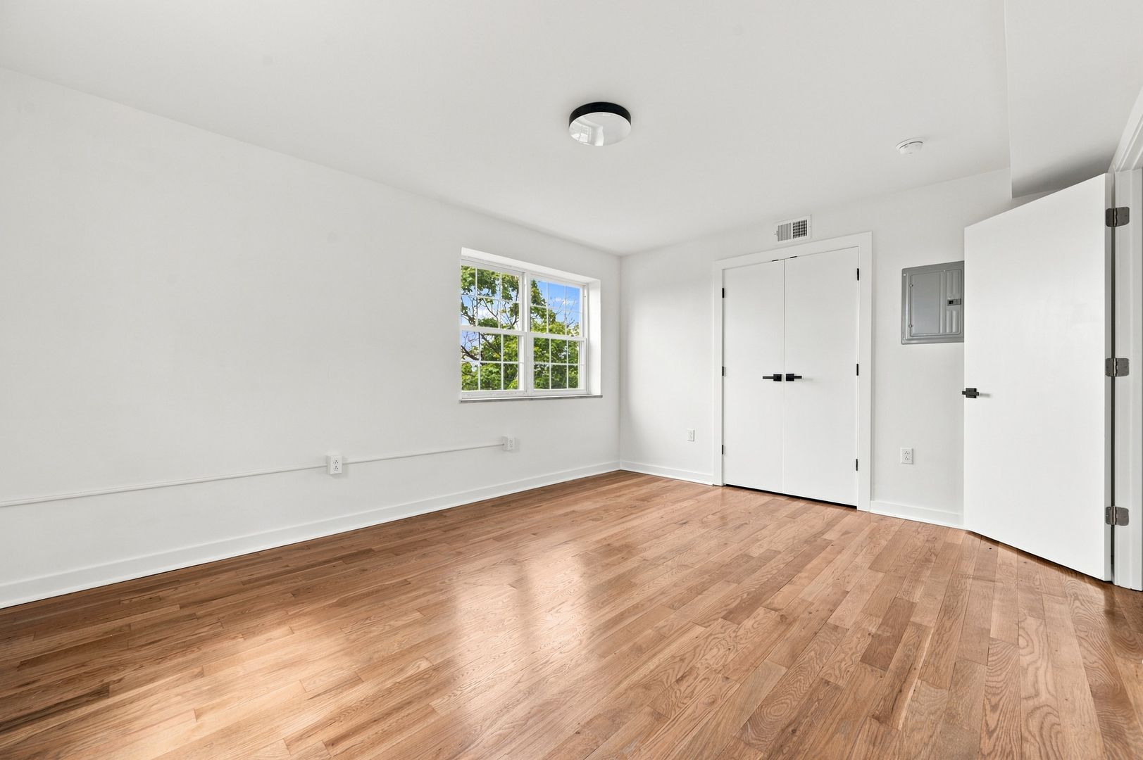 5440 Fifth Ave 9 of 14