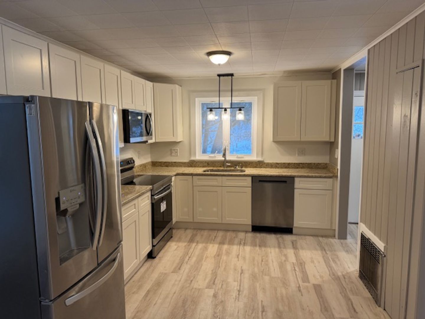 Huntington Apartment: 16 Knightville Dam Rd