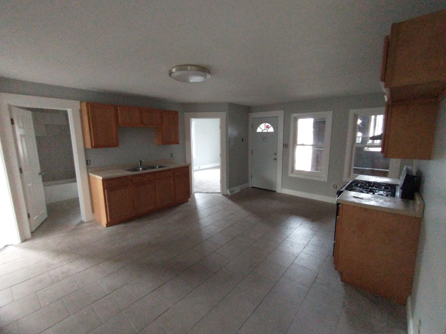 Springfield Apartment: 68 Lyons Street