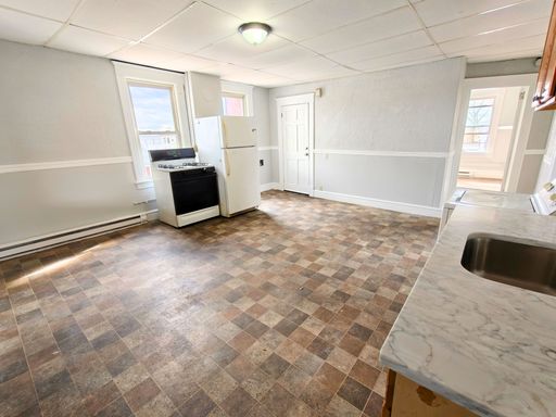 3 Bedroom Apartment For Rent in Chicopee