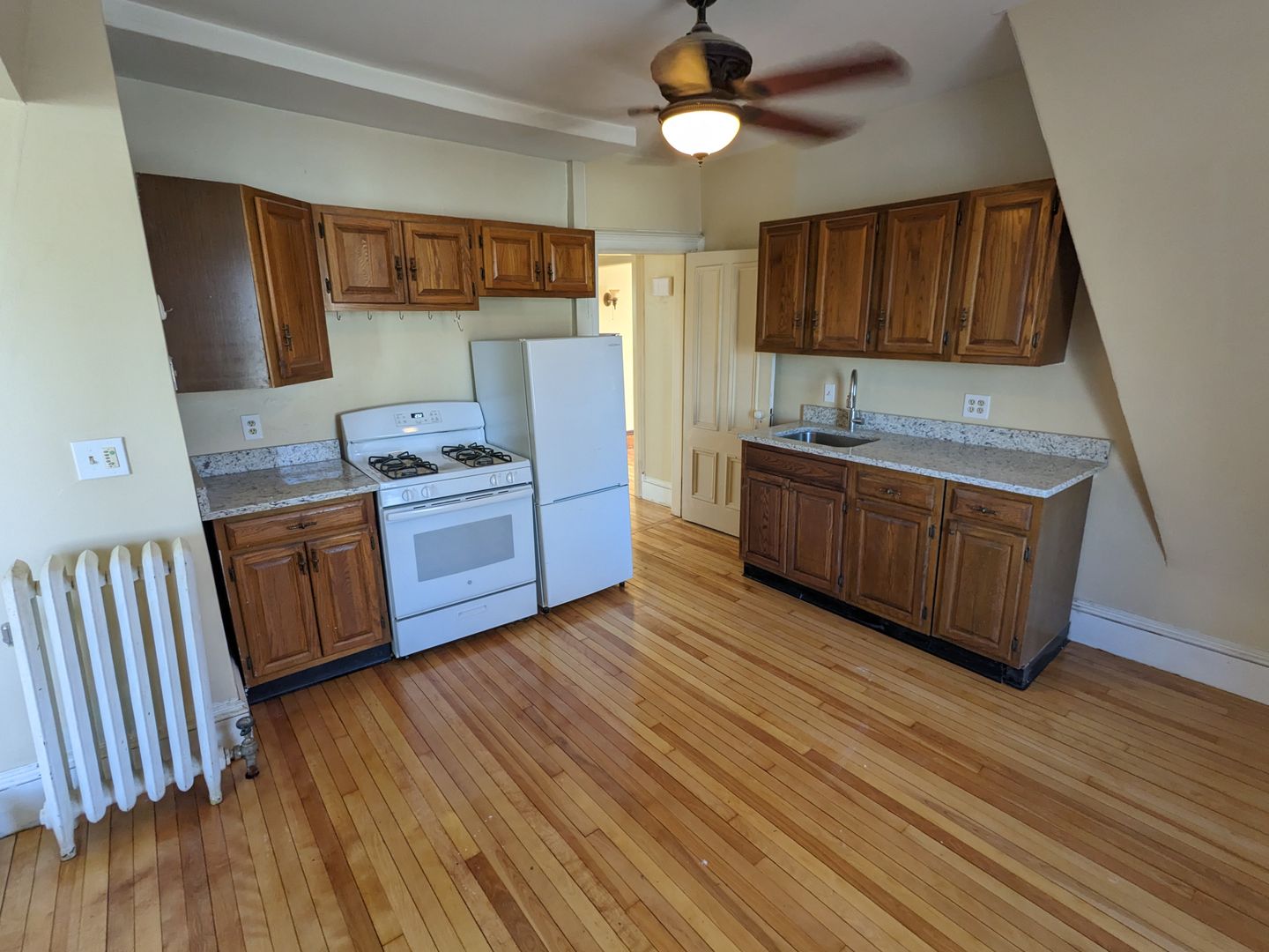 Westfield Apartment: 10 Day Ave