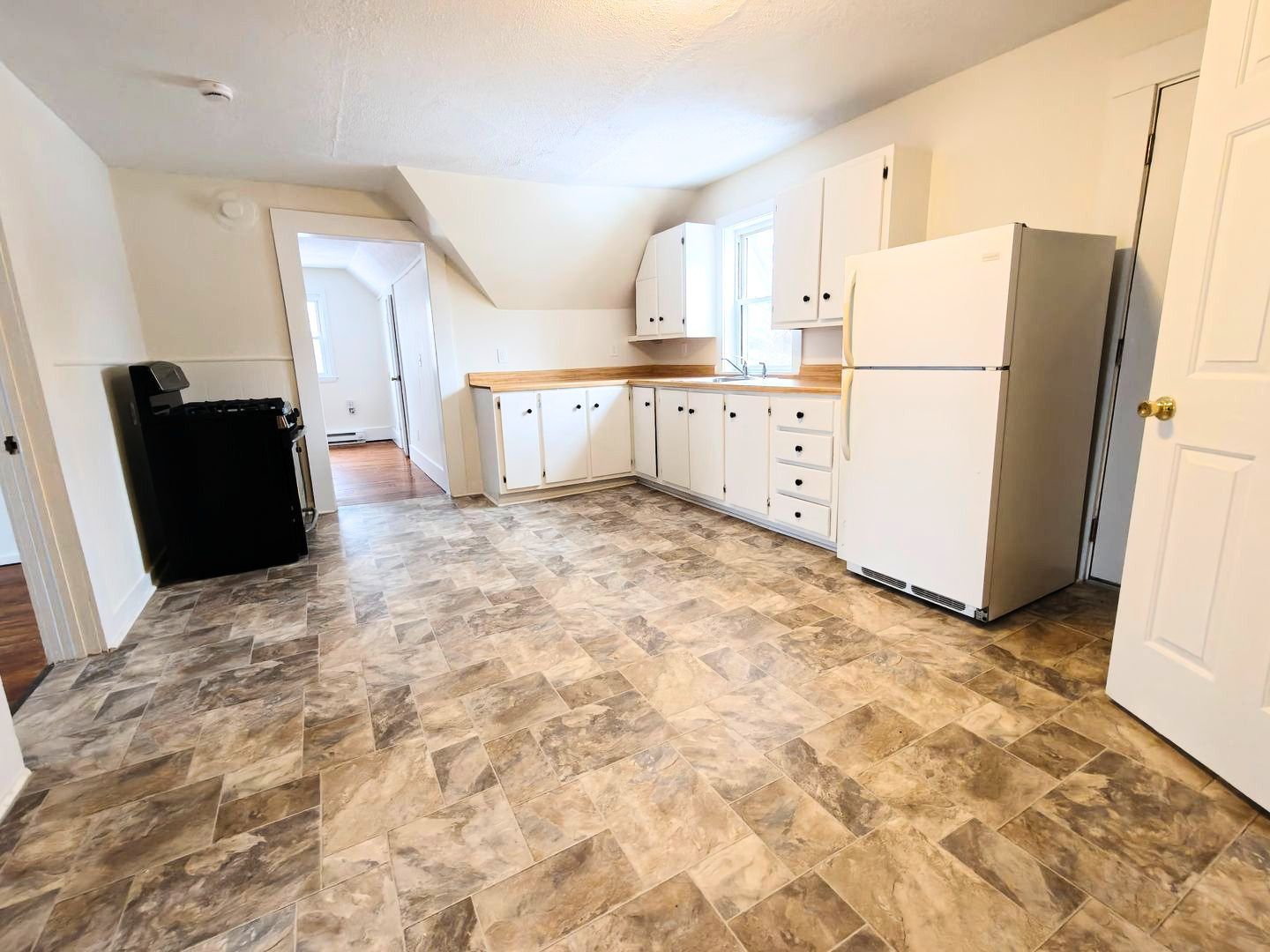 Westfield Apartment: 14 Parker Ave