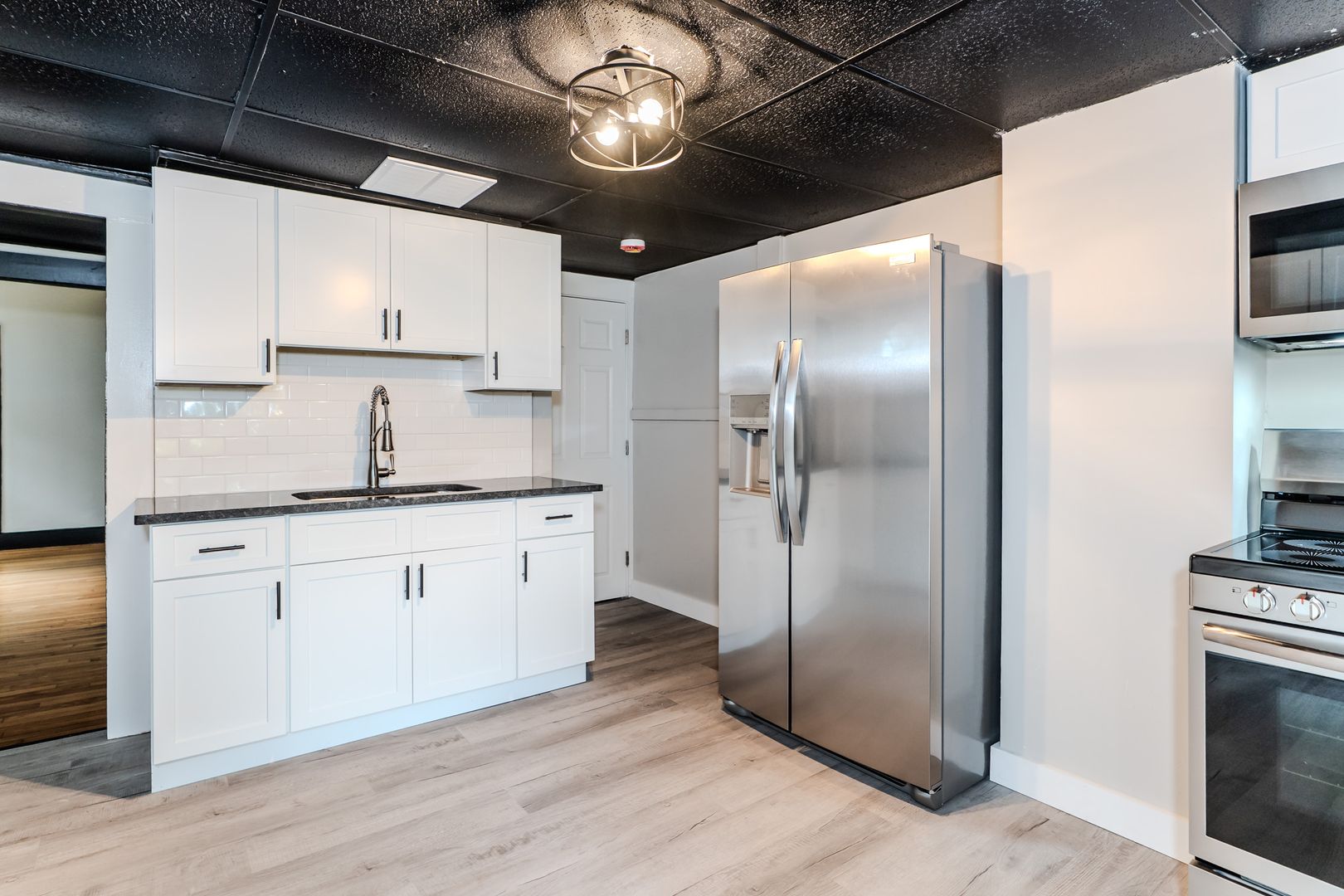 Springfield Apartment: 108-110 Northampton Ave