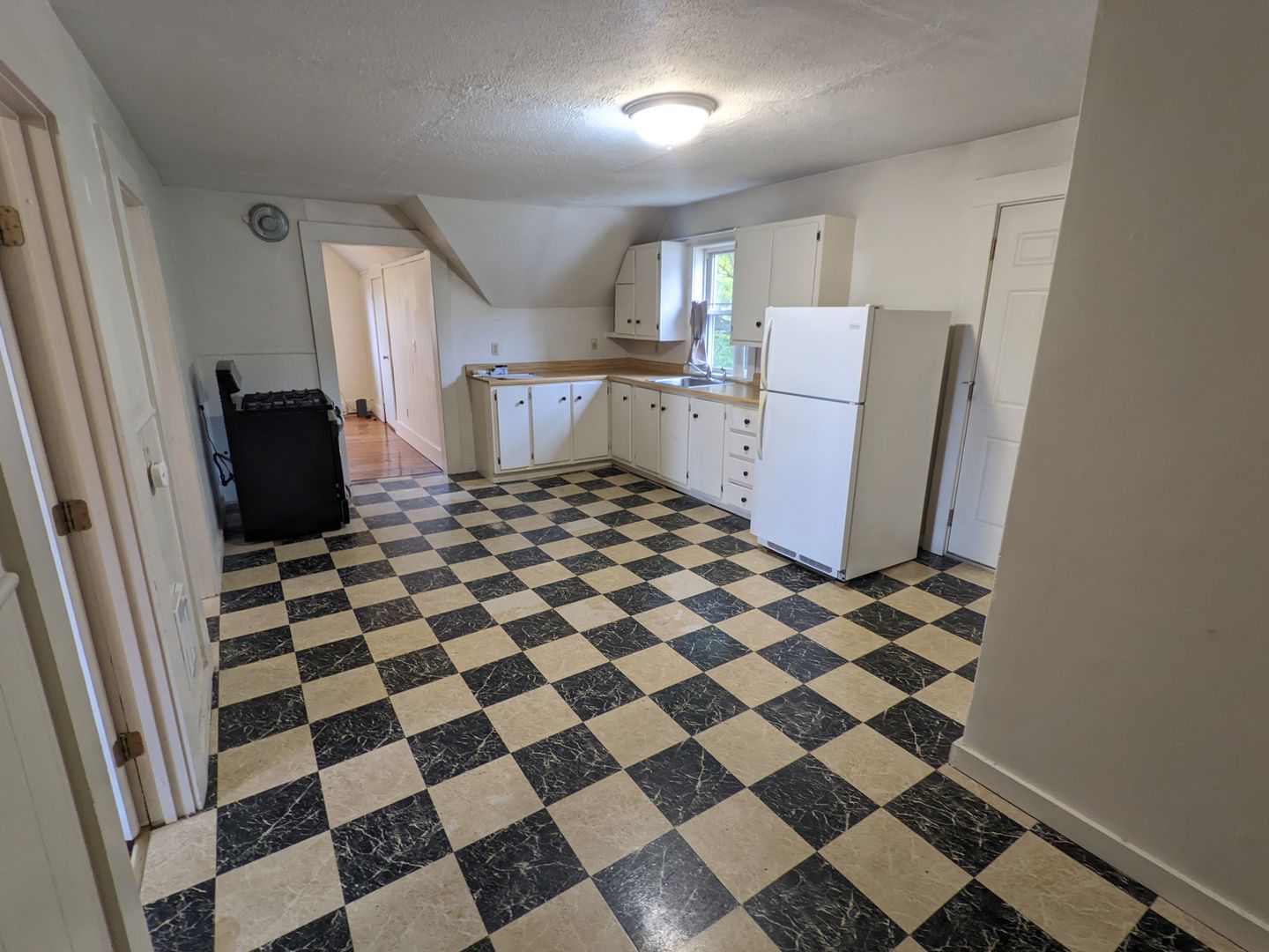 Westfield Apartment: 14 Parker Ave