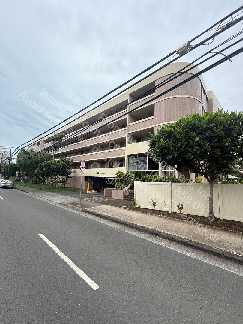 Honolulu Condo: 1634 Nuuanu Ave, Unit 214