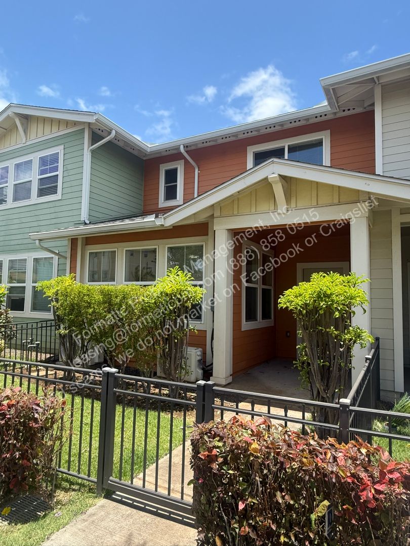 Kapolei House: 550 Kamaaha Ave