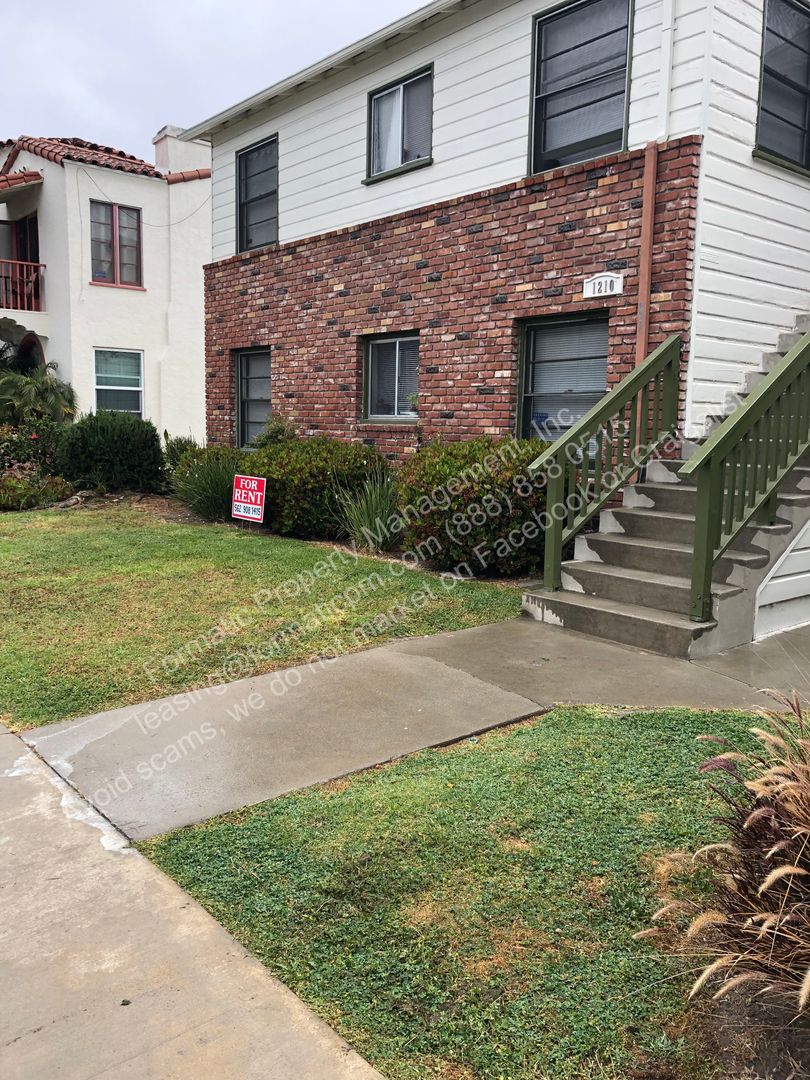 Long Beach Apartment: 1210 Bennett Ave