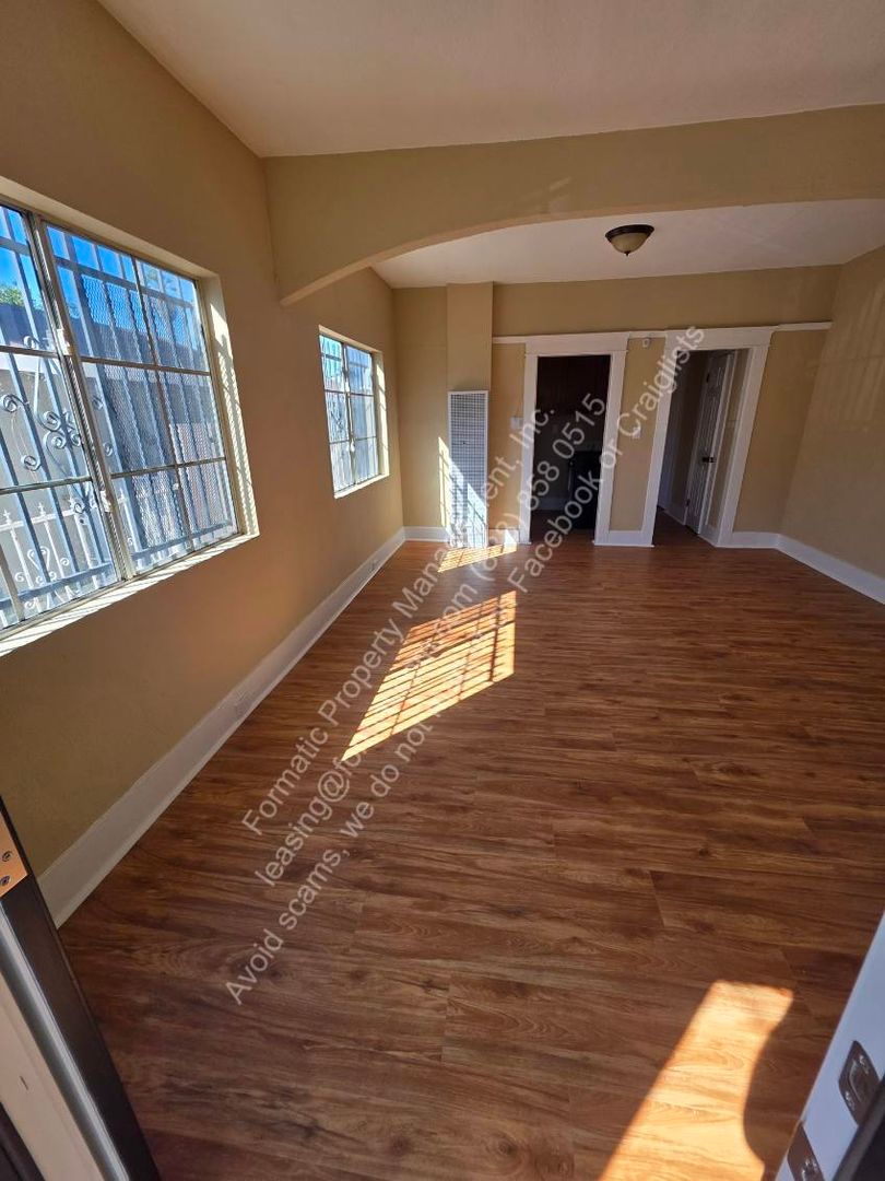 Los Angeles Apartment: 1285-1287 E Martin Luther King Jr Blvd