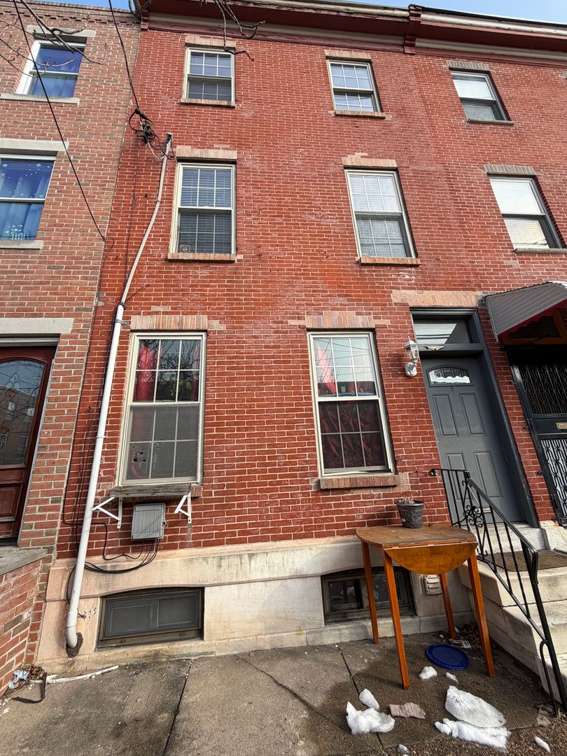 Philadelphia Apartment: 1717 S 10th St