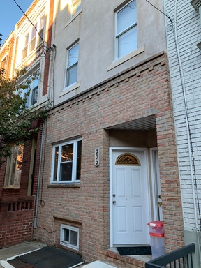 Studio Apartment – 809 S. 10th St., 1, Philadelphia, PA 19147