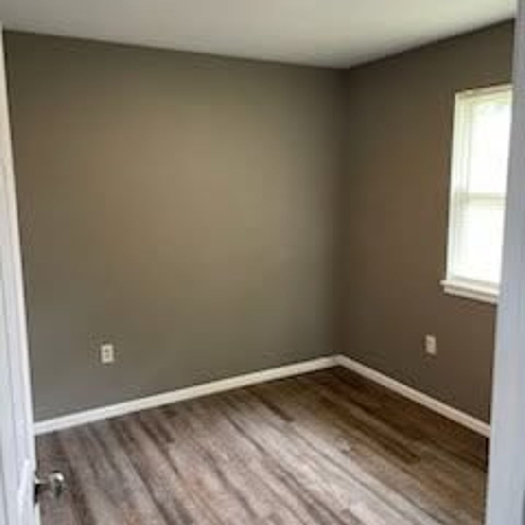 Updated 1BR | Water & Trash Included | Cats & Dogs Welcome | Flexible Lease | Stockton MO 6 of 12
