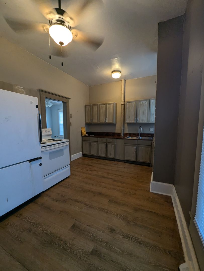 Pittsburg House: 413 S. Broadway