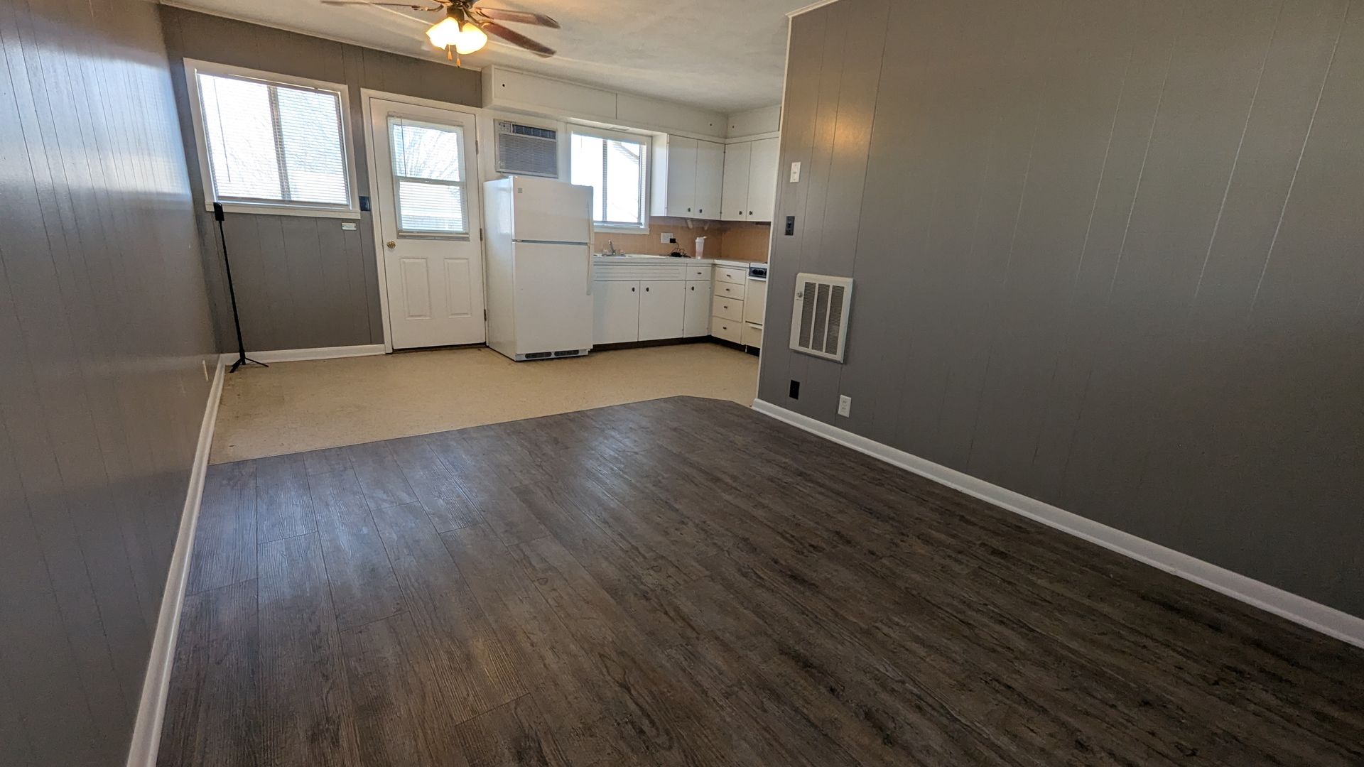 1 Bed 1 Bath | Stockton MO | $725 Month | Close to Lake 2 of 9