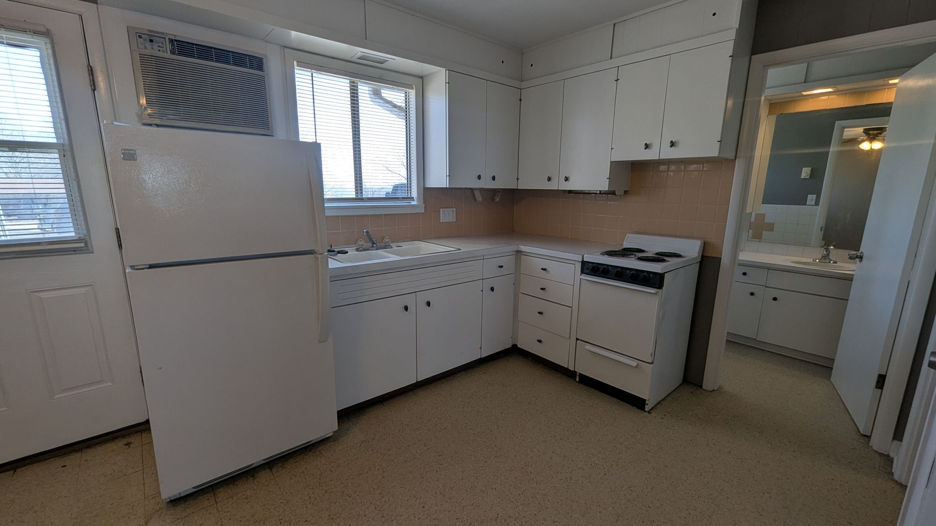 1 Bed 1 Bath | Stockton MO | $725 Month | Close to Lake 7 of 9