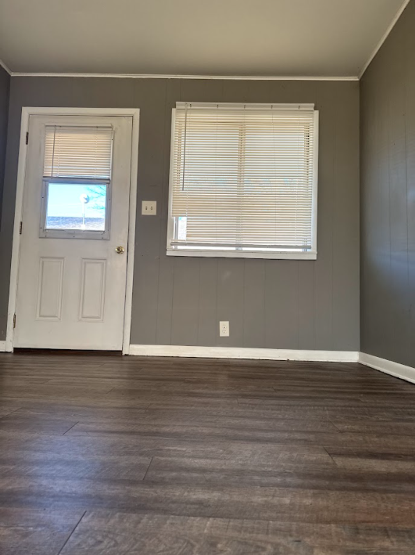 Updated 1BR | Water & Trash Included | Cats & Dogs Welcome | Flexible Lease | Stockton MO 4 of 12