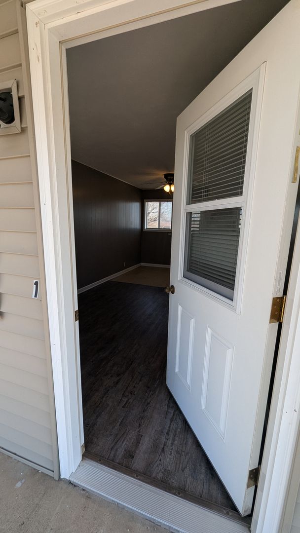 1 Bed 1 Bath | Stockton MO | $725 Month | Close to Lake 8 of 9