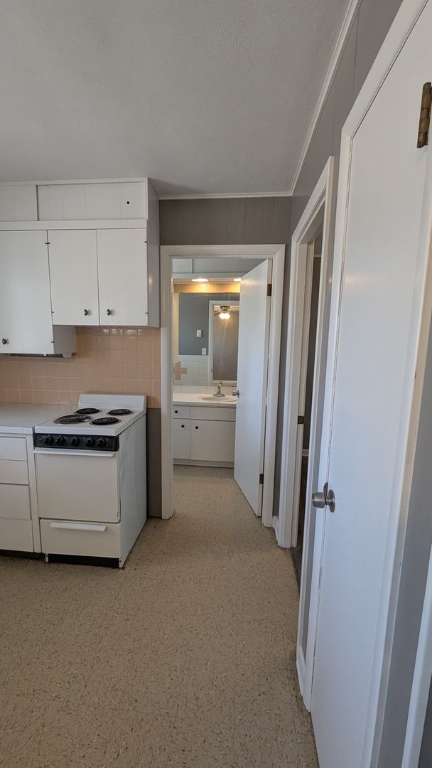 1 Bed 1 Bath | Stockton MO | $725 Month | Close to Lake 4 of 9