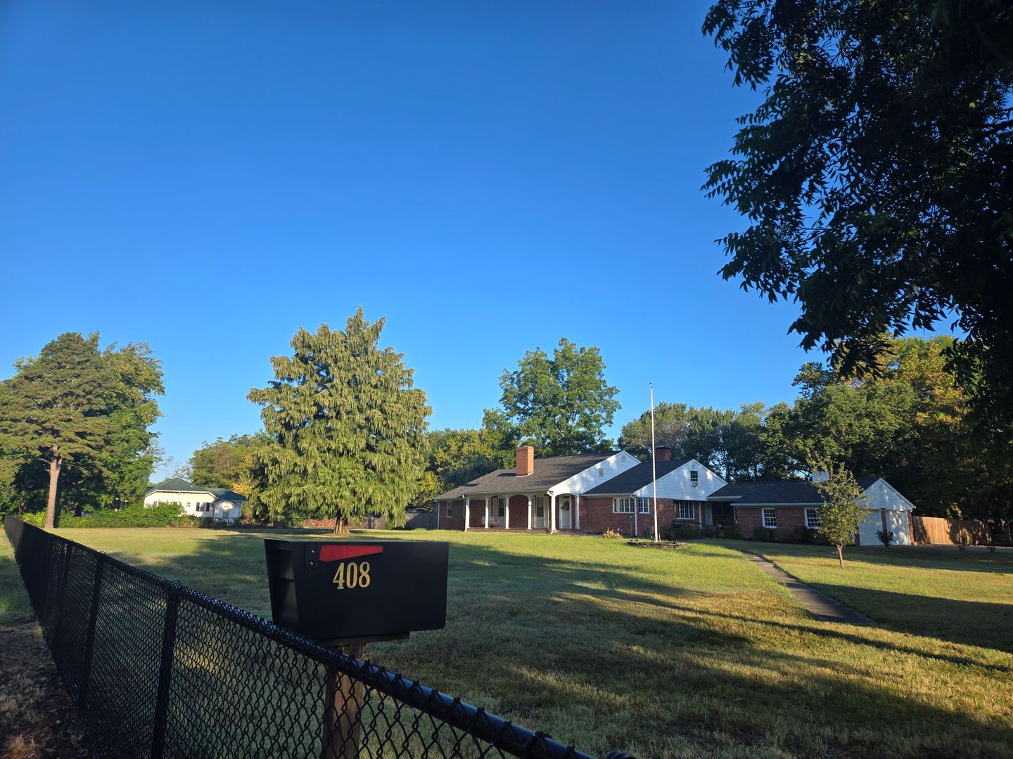 Lamar House: 408 E 6th