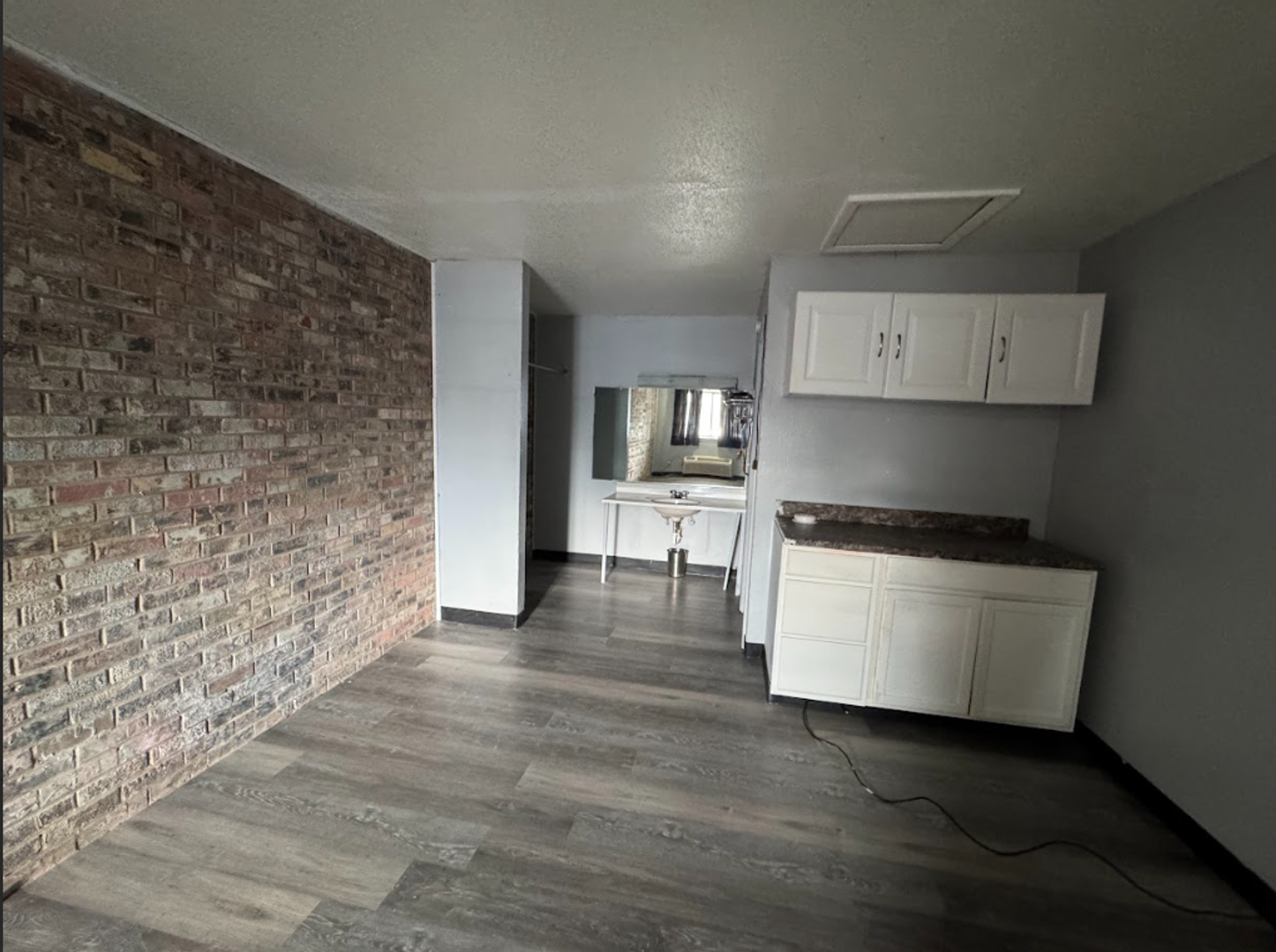 401 N. East Avenue - Columbus Micro Suites