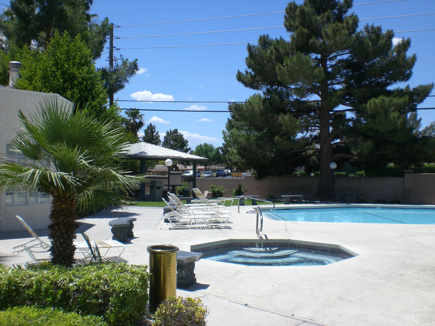 Henderson House: 1959 Scimitar Dr