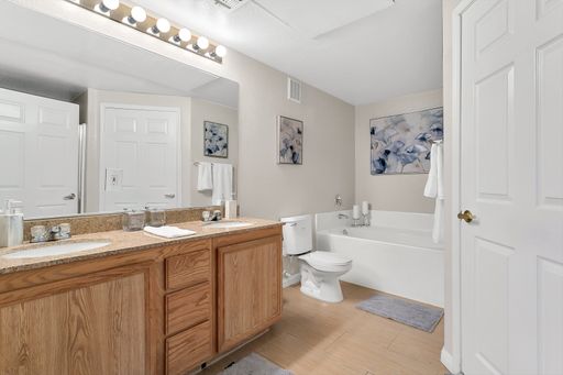 Fully Furnished/Great location 3 bedrooms 2 bath, community pool/gated in south summerlin area – photo 1