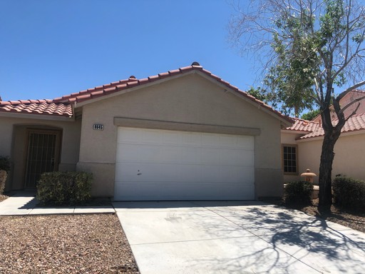 SINGLE STORY, 3 BEDROOM 2 BATH HOME. VAULTED CEILINGS – photo 1