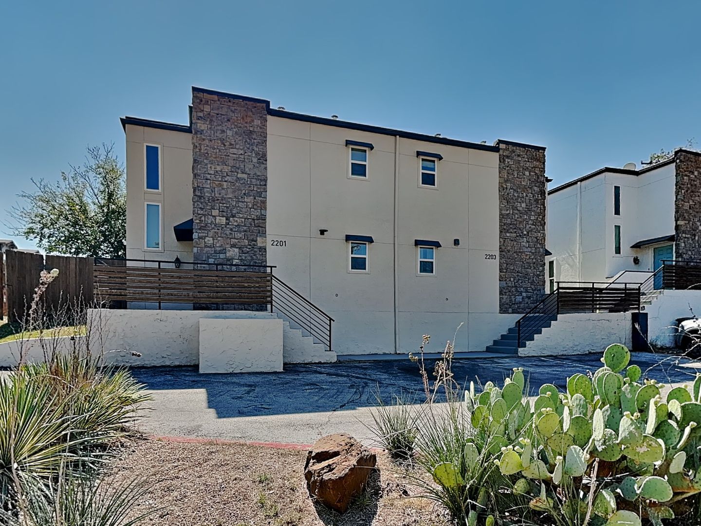 Fort Worth House: 2201 Park Hill Drive