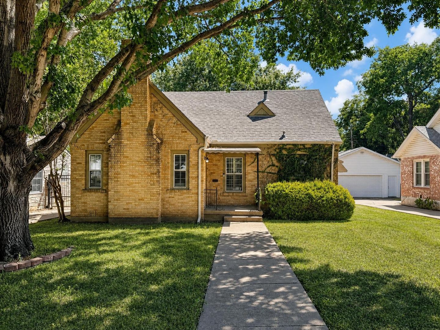 Fort Worth House: 3909 El Campo Ave