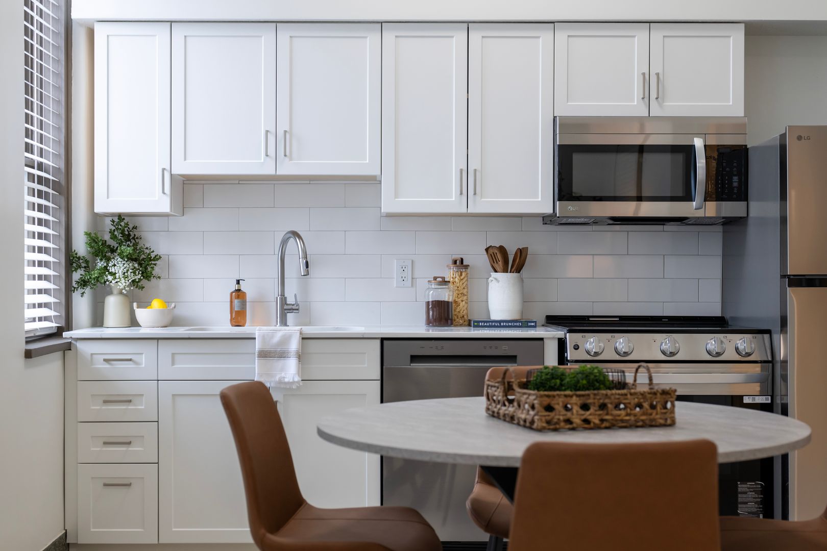 Fort Wayne Apartment: 835 Van Buren St