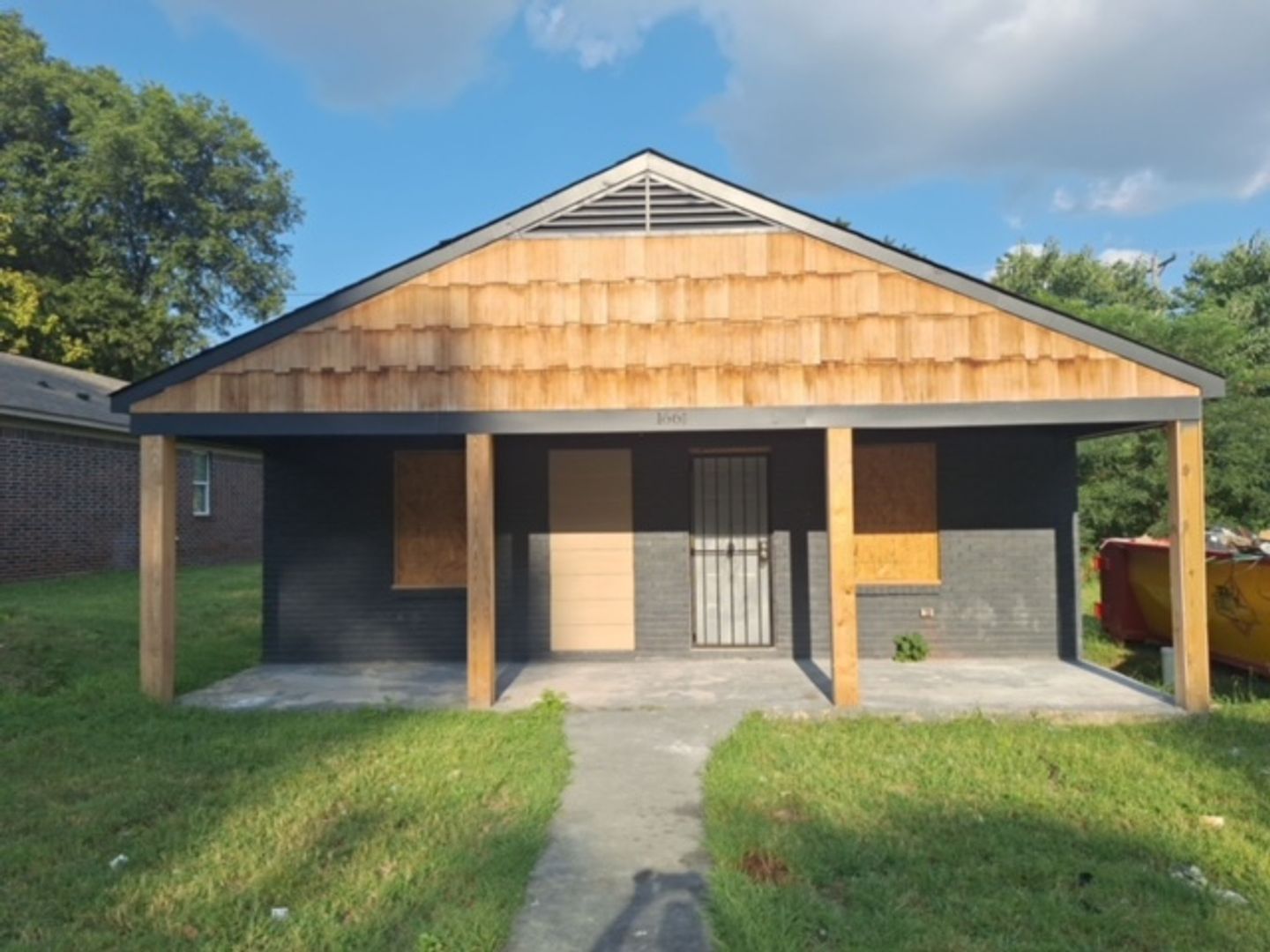 Memphis House: 1660 Barton Street
