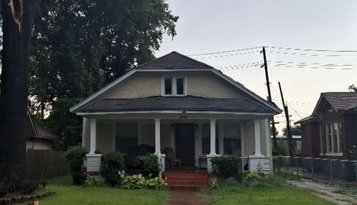 1033 Forrest – photo 1