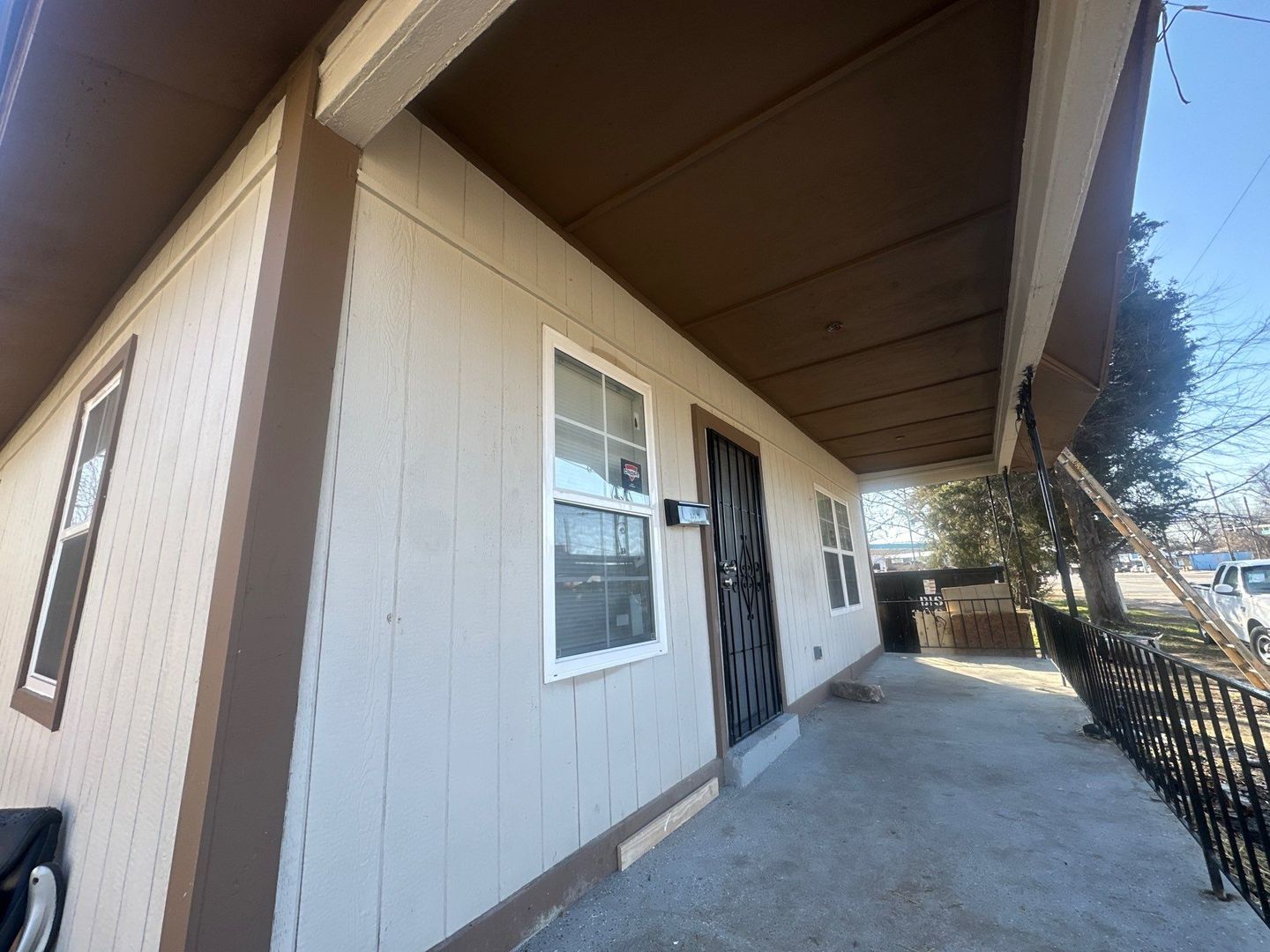 Memphis House: 1446 Hollywood ave