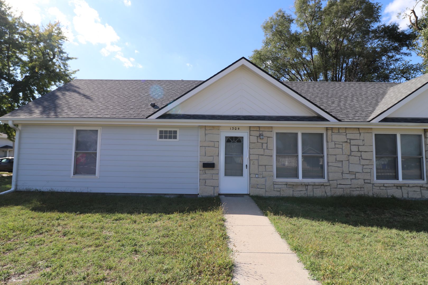 Junction City House: 1304 N Jefferson St