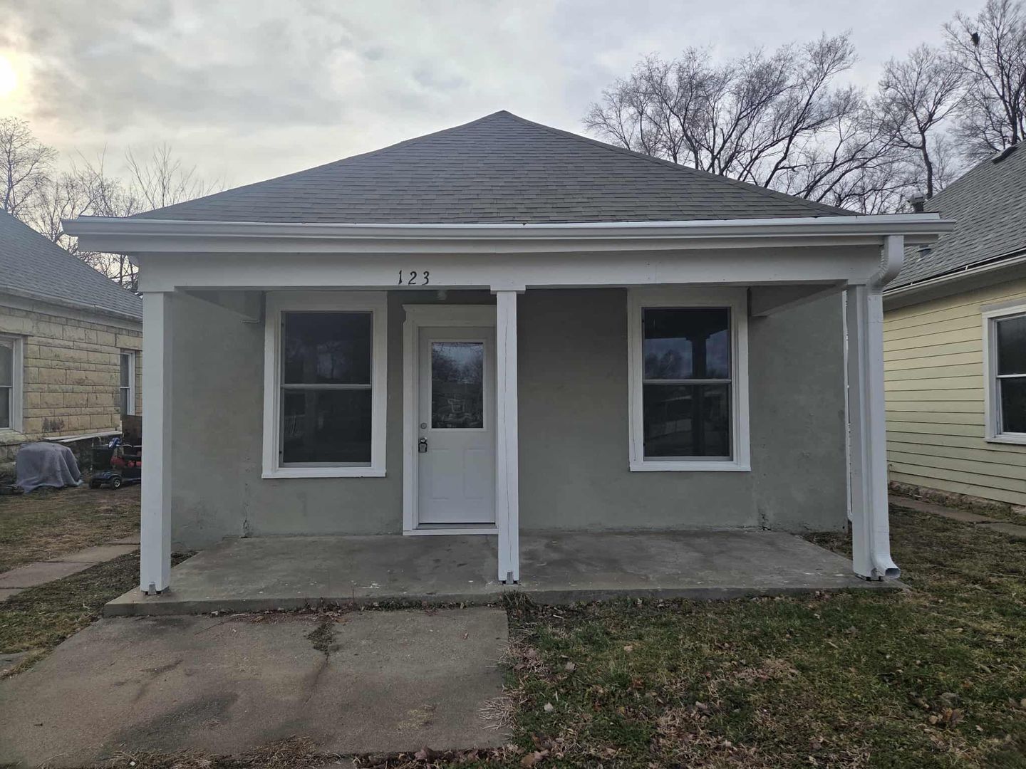 Junction City House: 123 W 13th St