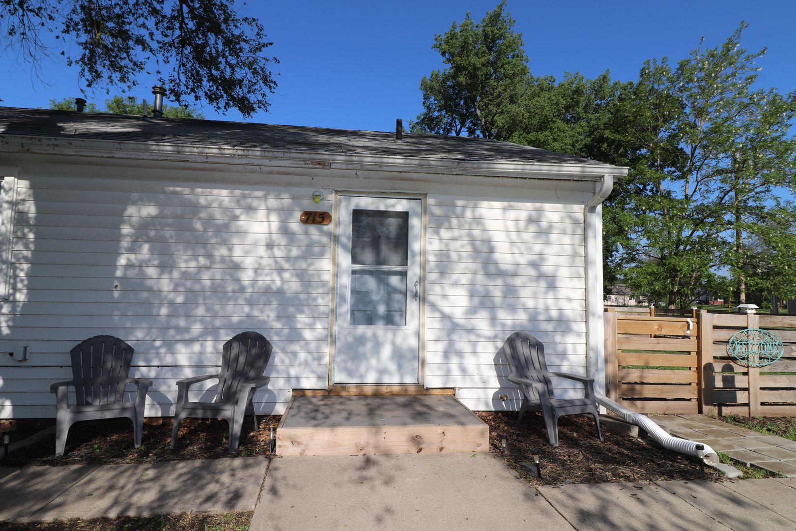 Junction City House: 715 W 14th St