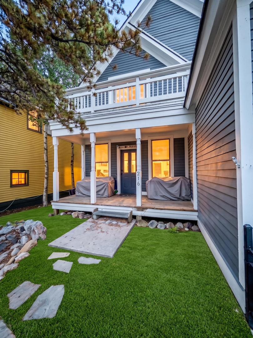 Breckenridge Townhome: 218 N. French St