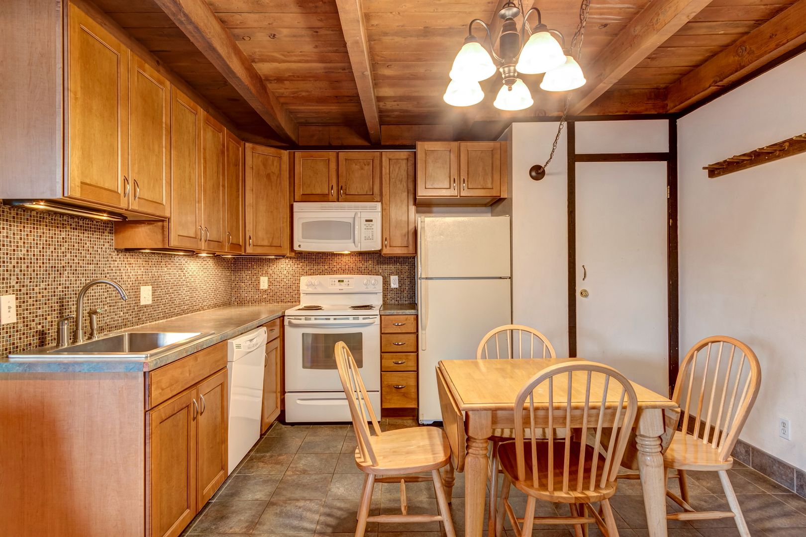 201-C Treehouse 7 of 12