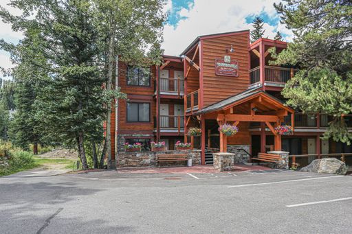 6 Month lease! Walk to everything! Partially Furnished! – photo 1