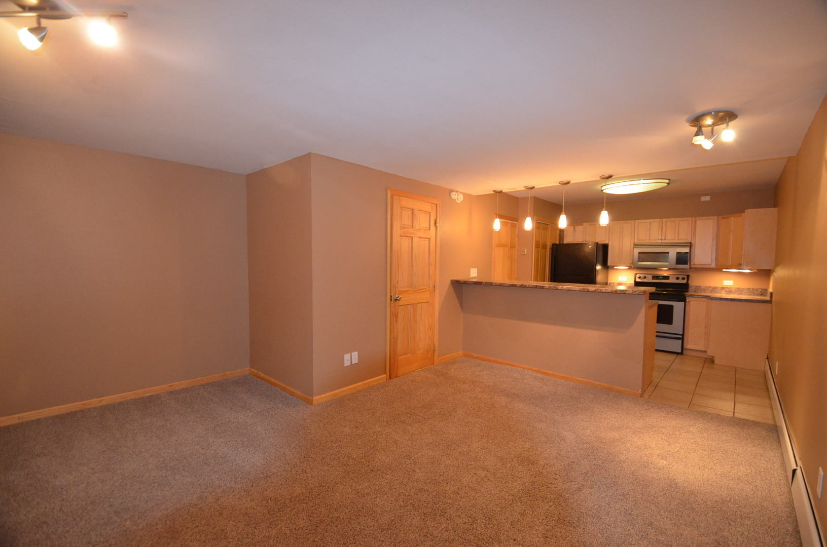 Breckenridge Apartment: 119, 121, 123, 125 Flintstone Lane