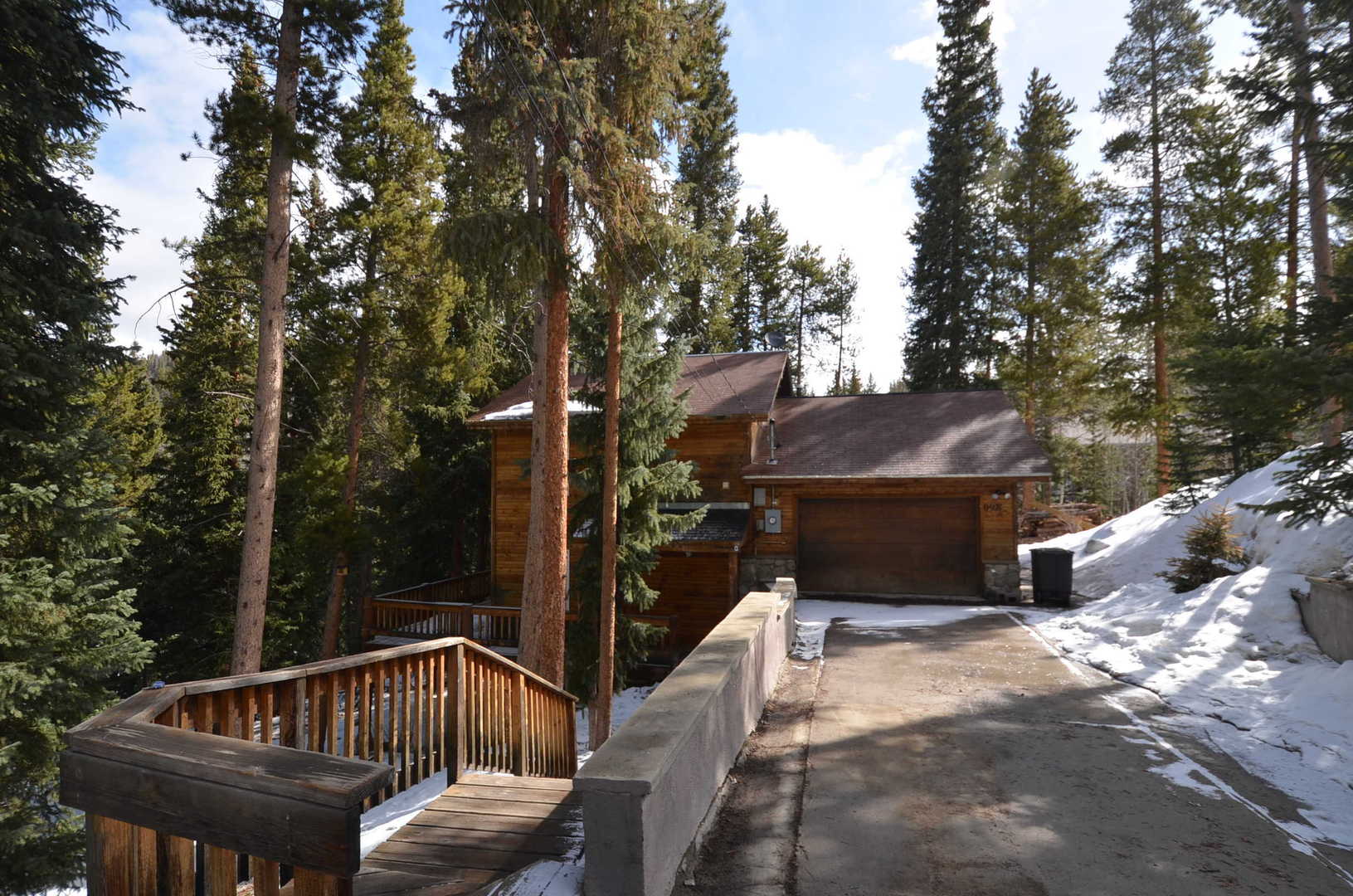Breckenridge House: 921 High Point Dr.