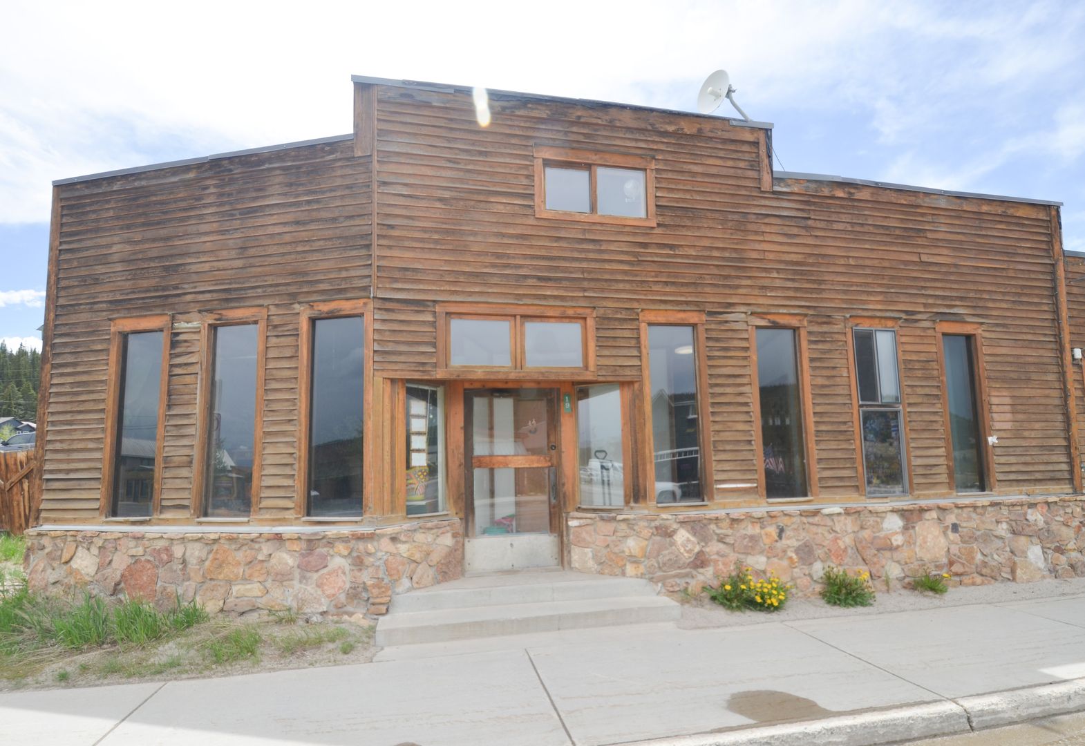 Alma Apartment: 19 N. Main St 4 Plex