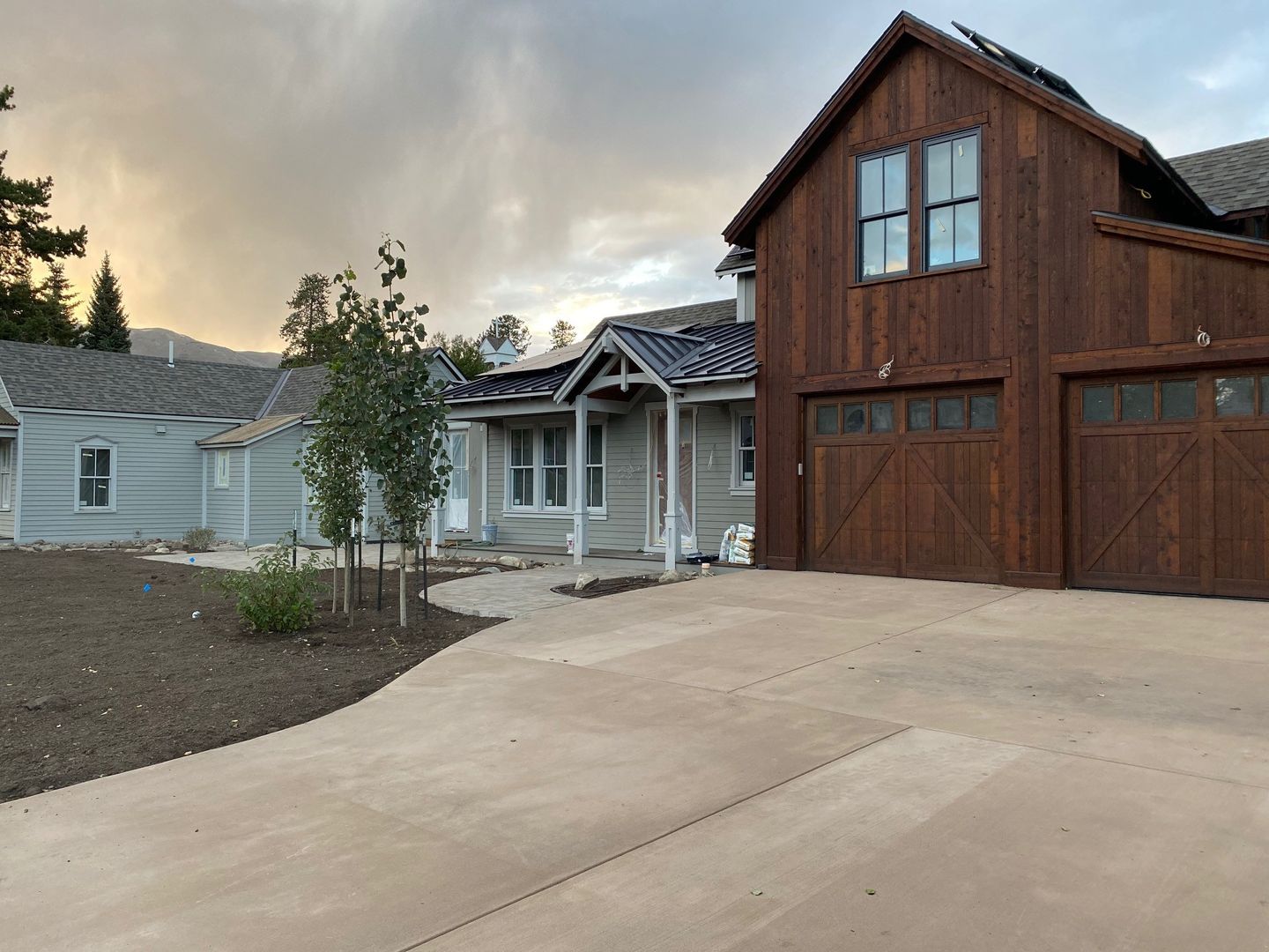 Breckenridge Apartment: 300 E. Washington Rd.